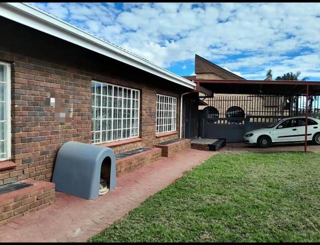 3 BEDROOM HOUSE FOR SALE IN LAUDIUM